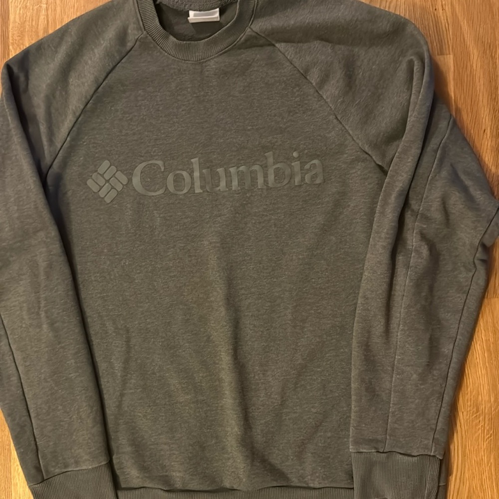 Columbia crew neck sweater